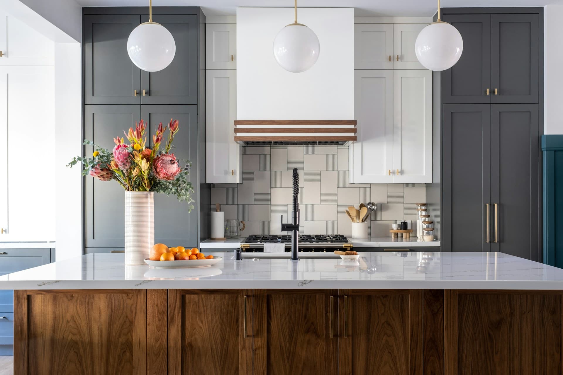 Minimizing Countertop Seams: Fabrication Secrets from a Palm Beach Stone Expert
