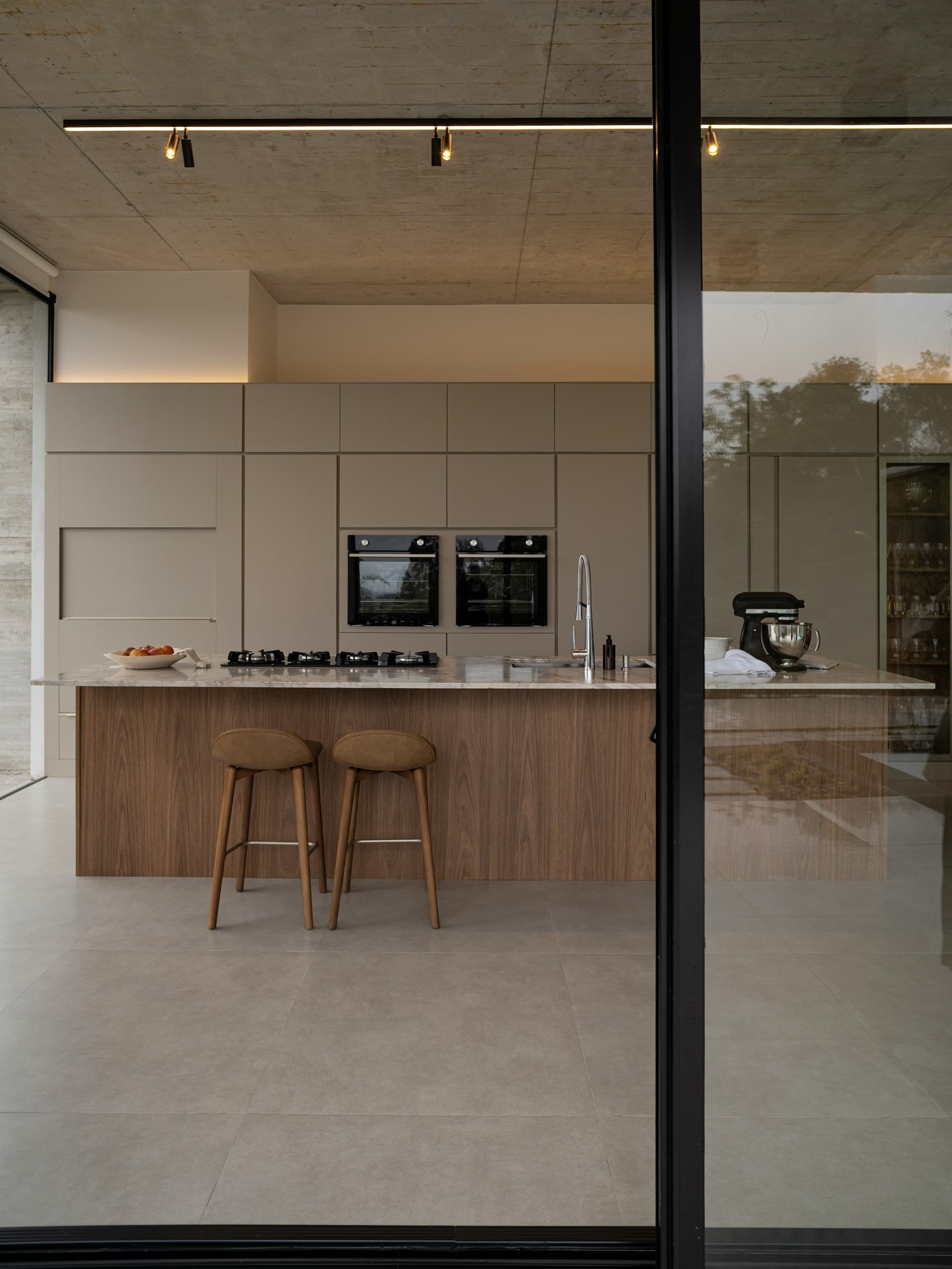 How Much Does a Kitchen Island Countertop Cost in South Florida?