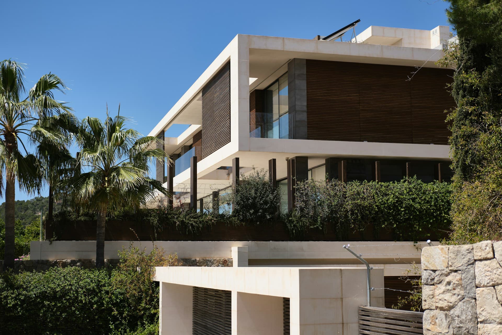 West Palm Beach Kitchen Trends: Urban Luxury Design for 2026