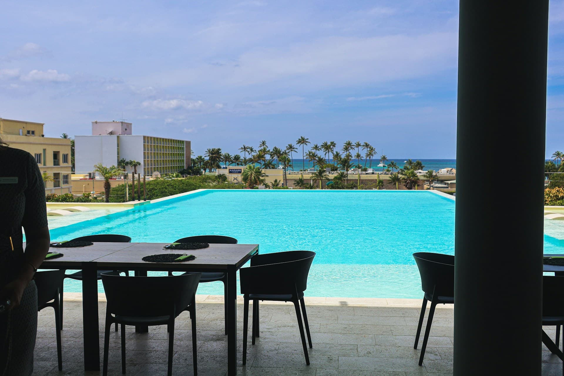 UV Exposure and Countertops in Florida: What Fades and What Doesn't