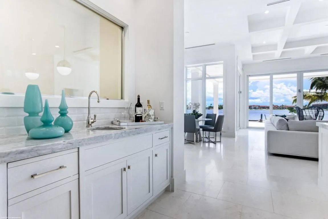 Marble bar in Manalapan